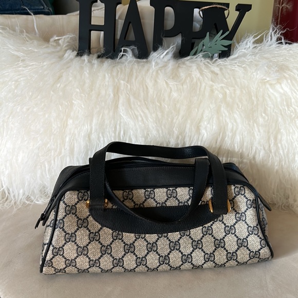 Gucci Supreme Handbag - Picture 3 of 11